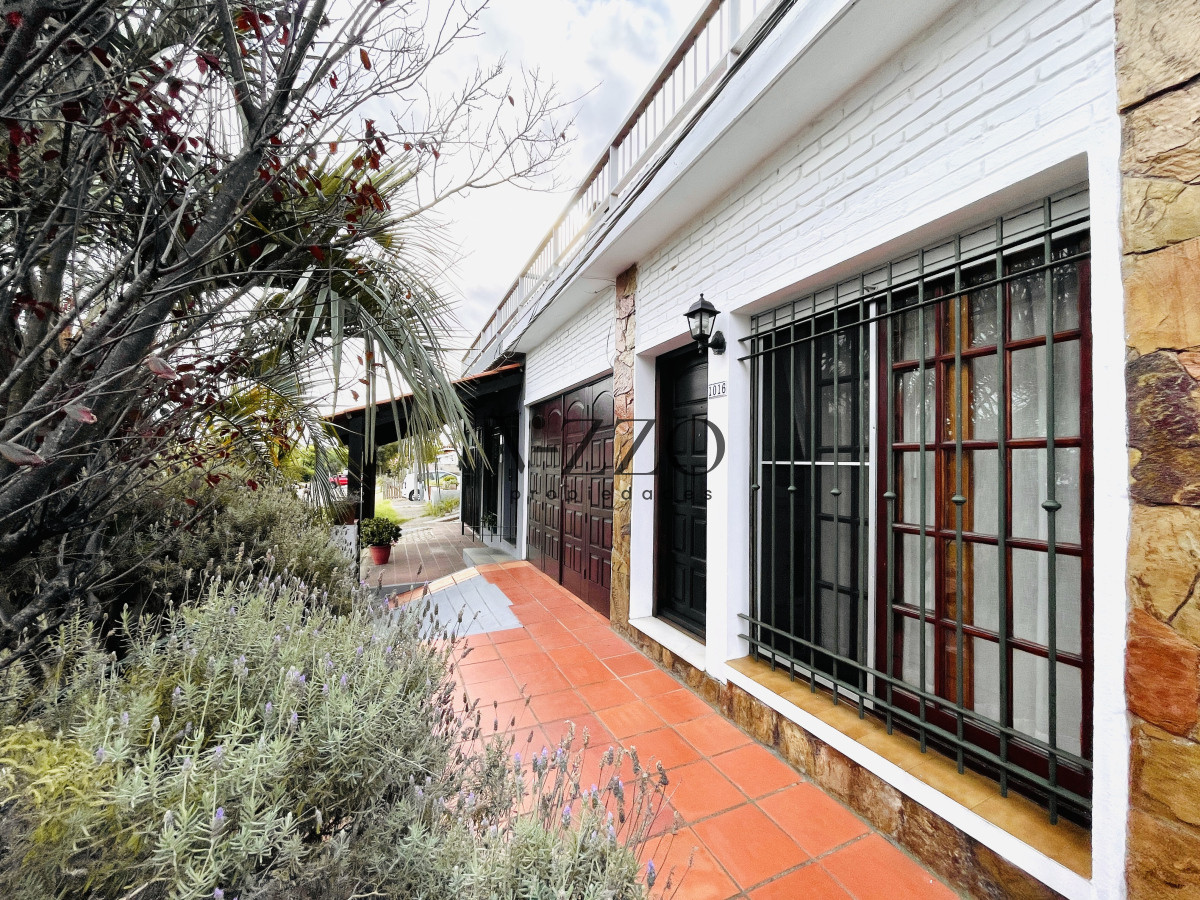 Casa ID.1347/En-Venta!-Casa-PH-de-3-Dormitorios,-Parrillero-y-Garage,-en-Maldonado,-cerca-de-todo - En Venta! Casa PH de 3 Dormitorios, Parrillero y Garage, en Maldonado, cerca de todo