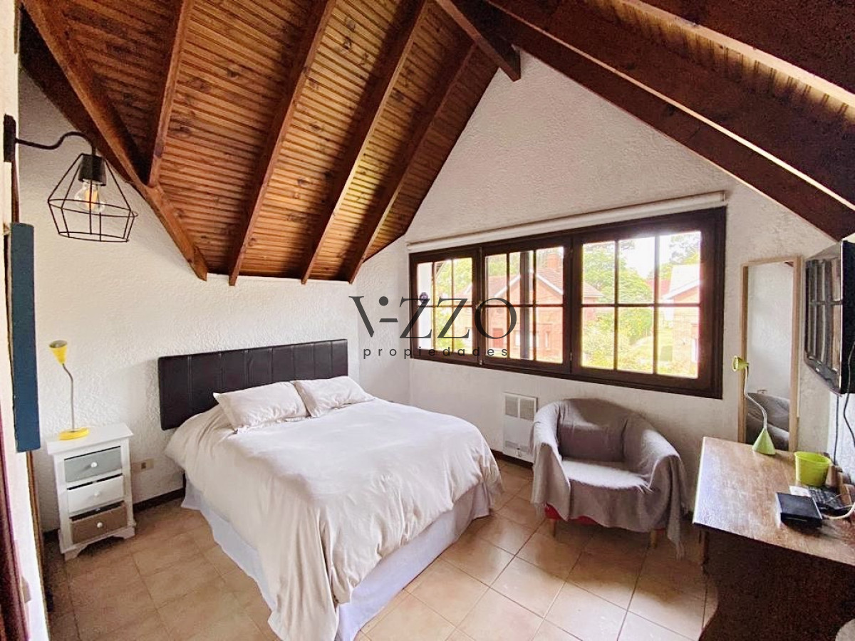 Casa ID.494/Cómoda-Casa-de-5-Dormitorios-y-Piscina-Climatizada-en-Punta-del-Este - Cómoda Casa de 5 Dormitorios y Piscina Climatizada en Punta del Este