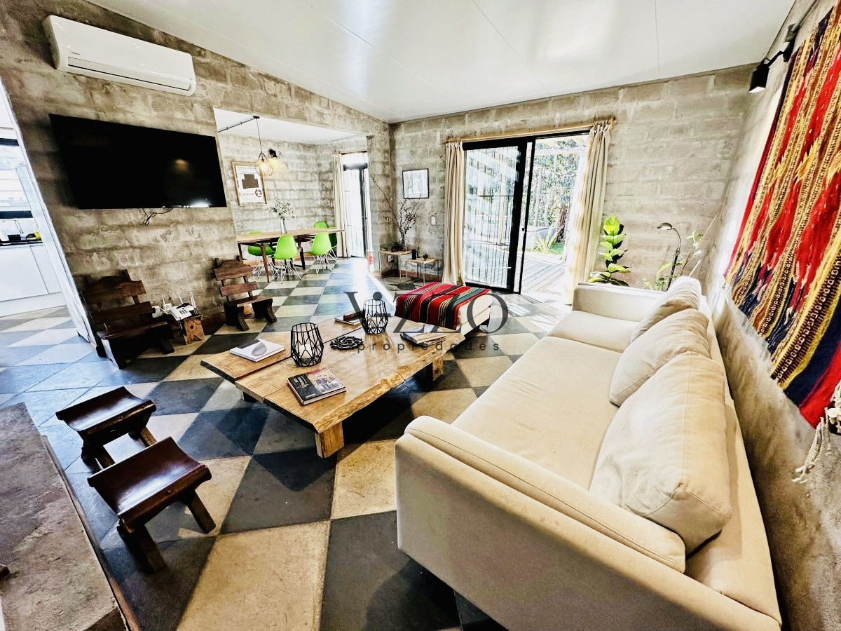 Casa ID.940/Casa-moderna-en-venta-y-alquiler-anual-de-tres-dormitorios-en-Parque-Burnett,-Pinares - Casa moderna en venta y alquiler anual de tres dormitorios en Parque Burnett, Pinares