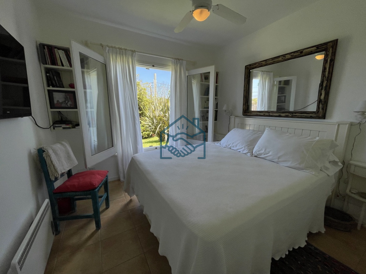 Casa ID.513/Venta-de-casa-amplia-de-construcción-sólida-sobre-primera-fila-de-Mar-en-La-Juanita,-José-Ignacio - Venta de casa amplia de construcción sólida sobre primera fila de Mar en La Juanita, José Ignacio