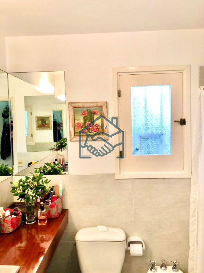 Casa ID.513/Venta-de-casa-amplia-de-construcción-sólida-sobre-primera-fila-de-Mar-en-La-Juanita,-José-Ignacio - Venta de casa amplia de construcción sólida sobre primera fila de Mar en La Juanita, José Ignacio