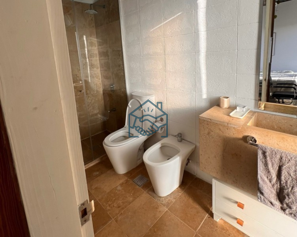 Casa ID.581/Venta-y-alquiler-temporario-de-maravillosa-casa-a-pasos-del-Mar-con-cinco-dormitorios-en-suite,-Punta-Piedras,-Manantiales - Venta y alquiler temporario de maravillosa casa a pasos del Mar con cinco dormitorios en suite, Punta Piedras, Manantiales
