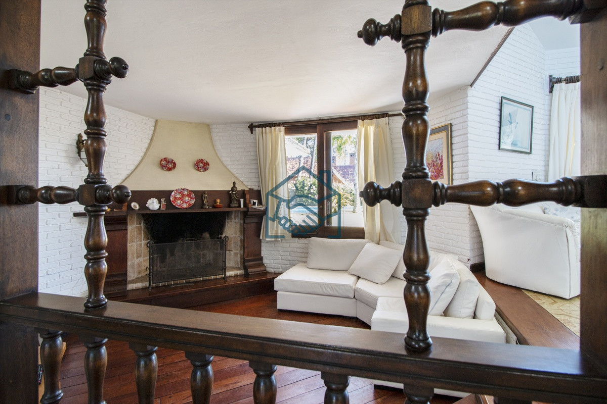 Casa ID.652/Venta-de-Casa-de-4-Dormitorios-y-Piscina-con-gran-parque-en-Playa-Mansa,-Punta-del-Este - Venta de Casa de 4 Dormitorios y Piscina con gran parque en Playa Mansa, Punta del Este