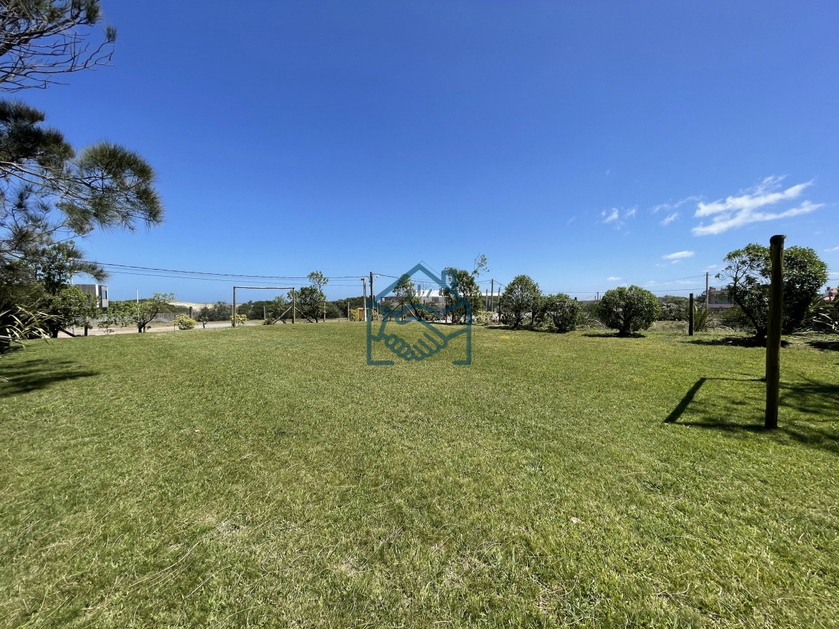 Casa ID.513/Venta-de-casa-amplia-de-construcción-sólida-sobre-primera-fila-de-Mar-en-La-Juanita,-José-Ignacio - Venta de casa amplia de construcción sólida sobre primera fila de Mar en La Juanita, José Ignacio