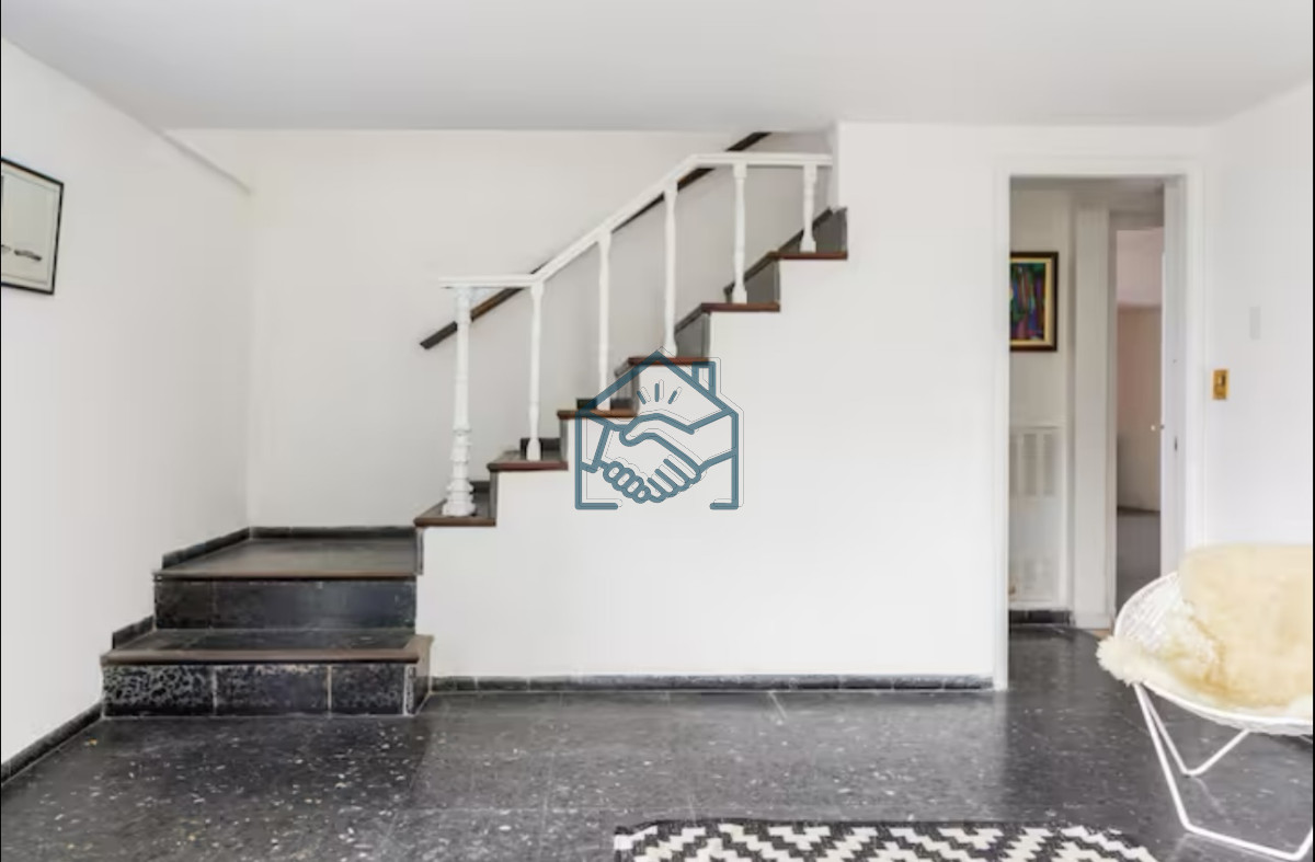 Casa ID.663/Gran-Casa-en-Venta-sobre-el-Mar-de-5-Dormitorios-y-Dependencia-en-Península,-Punta-del-Este - Gran Casa en Venta sobre el Mar de 5 Dormitorios y Dependencia en Península, Punta del Este
