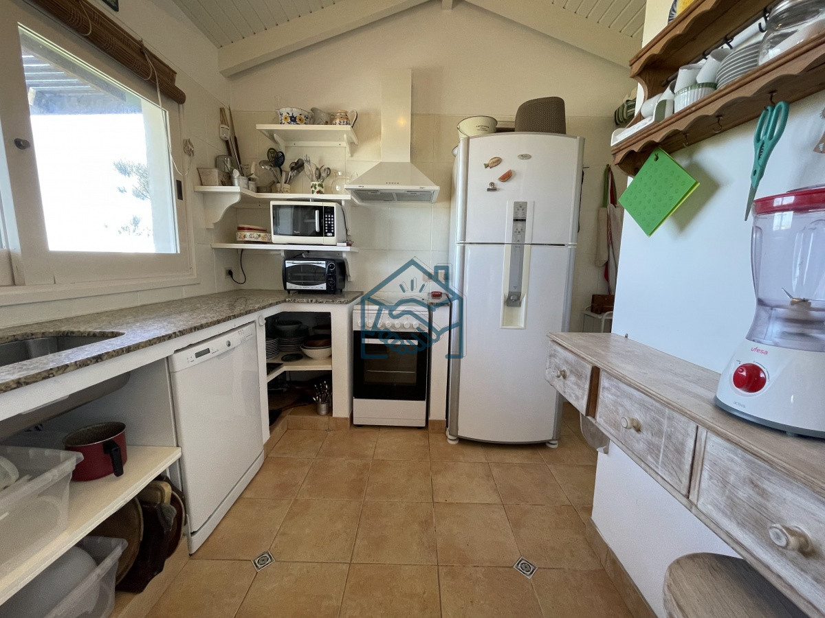 Casa ID.513/Venta-de-casa-amplia-de-construcción-sólida-sobre-primera-fila-de-Mar-en-La-Juanita,-José-Ignacio - Venta de casa amplia de construcción sólida sobre primera fila de Mar en La Juanita, José Ignacio
