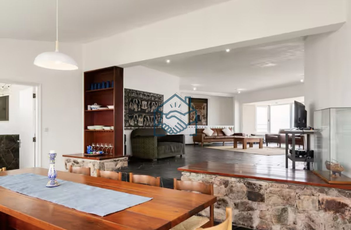 Casa ID.663/Gran-Casa-en-Venta-sobre-el-Mar-de-5-Dormitorios-y-Dependencia-en-Península,-Punta-del-Este - Gran Casa en Venta sobre el Mar de 5 Dormitorios y Dependencia en Península, Punta del Este