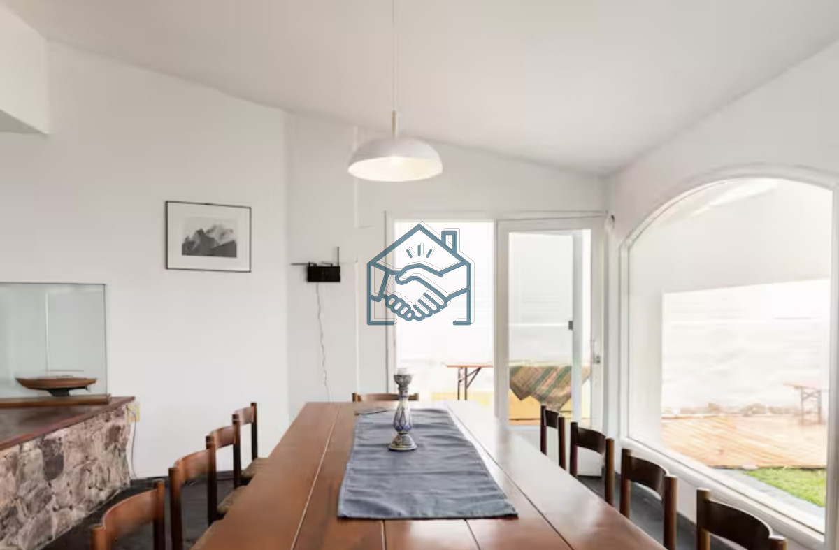 Casa ID.663/Gran-Casa-en-Venta-sobre-el-Mar-de-5-Dormitorios-y-Dependencia-en-Península,-Punta-del-Este - Gran Casa en Venta sobre el Mar de 5 Dormitorios y Dependencia en Península, Punta del Este