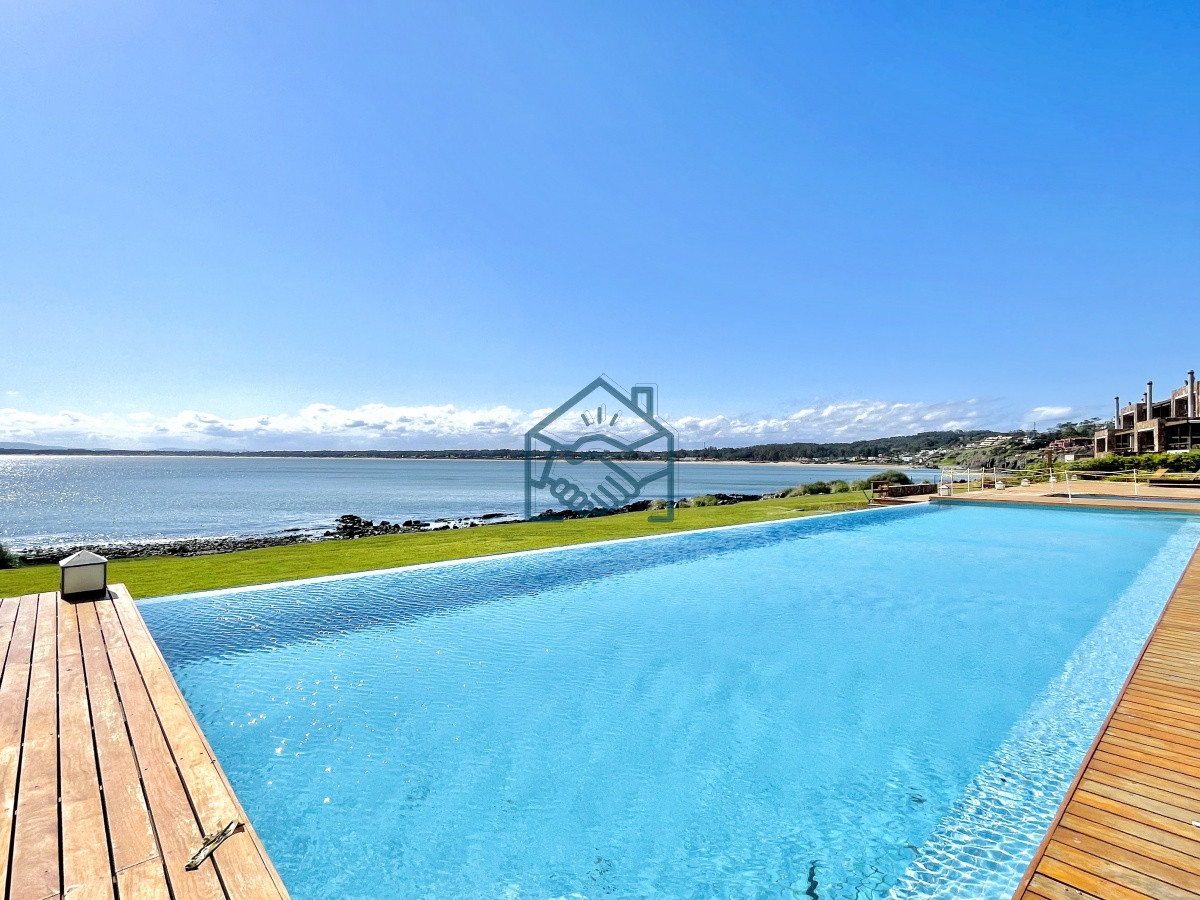 Apartamento ID.608/Venta-y-alquiler-de-apartamento-de-dos-dormitorios-con-parrillero-de-uso-exclusivo-en-Punta-Ballena - Venta y alquiler de apartamento de dos dormitorios con parrillero de uso exclusivo en Punta Ballena