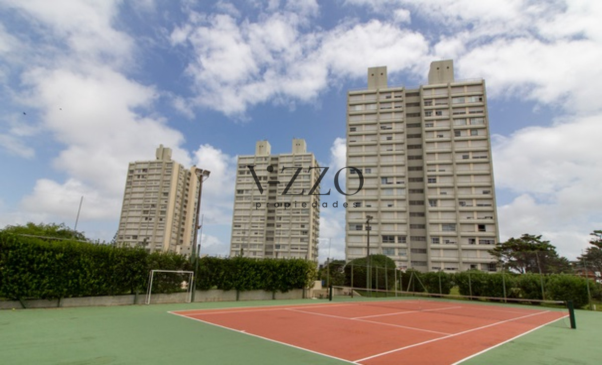 Apartamento ID.536/Apartamento-de-3-Dormitorios-en-Playa-Mansa-con-Vista-al-Mar - Apartamento de 3 Dormitorios en Playa Mansa con Vista al Mar