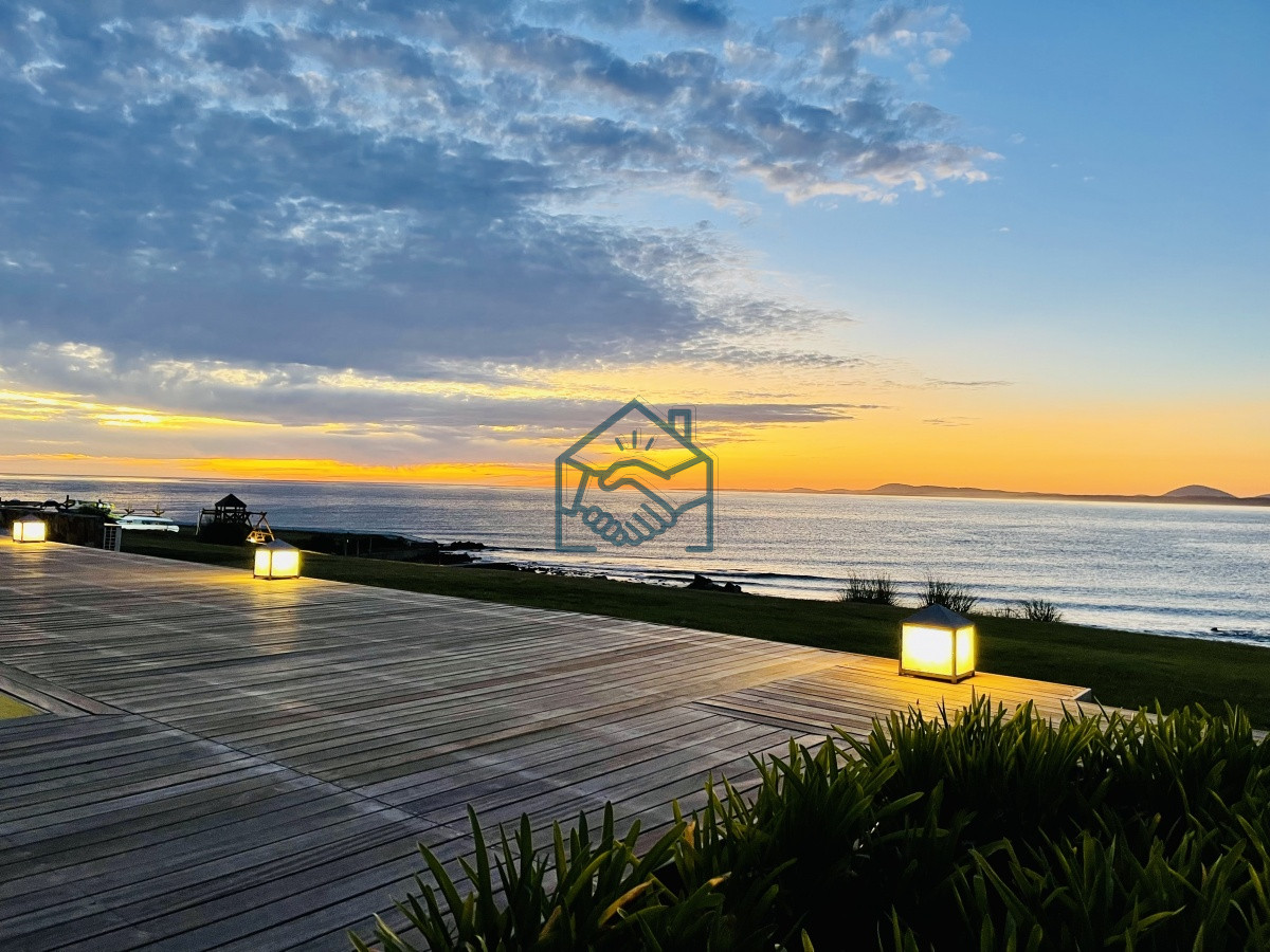 Apartamento ID.608/Venta-y-alquiler-de-apartamento-de-dos-dormitorios-con-parrillero-de-uso-exclusivo-en-Punta-Ballena - Venta y alquiler de apartamento de dos dormitorios con parrillero de uso exclusivo en Punta Ballena