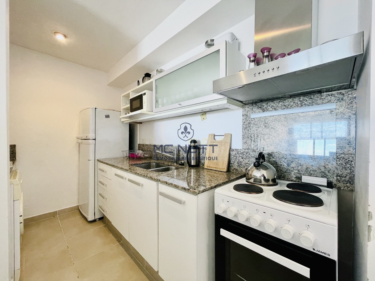 Apartamento Ref.565/ - Venta y alquiler temporario de apartamento de un dormitorio con parrillero en exclusivo complejo de Punta Ballena