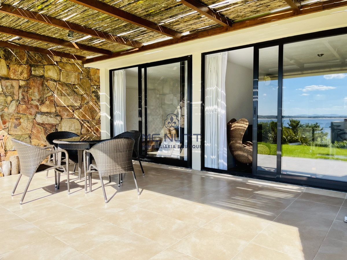 Apartamento Ref.565/ - Venta y alquiler temporario de apartamento de un dormitorio con parrillero en exclusivo complejo de Punta Ballena