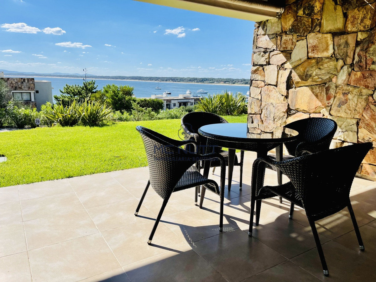 Apartamento Ref.565/ - Venta y alquiler temporario de apartamento de un dormitorio con parrillero en exclusivo complejo de Punta Ballena