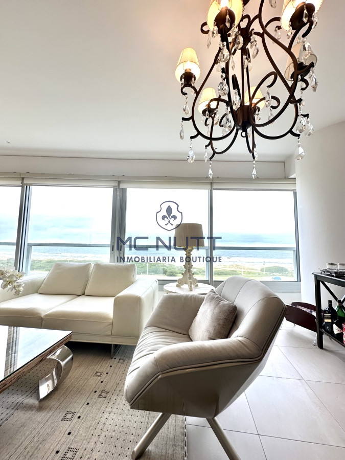 Apartamento Ref.417/ - Oportunidad en Venta y Alquiler temporal de maravilloso departamento esquinero en Torre Le Parc, Playa Brava, Punta del Este