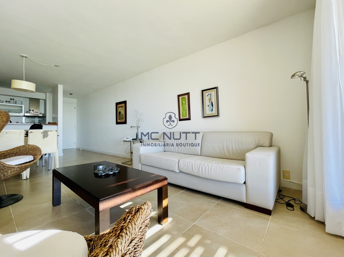 Apartamento Ref.565/ - Venta y alquiler temporario de apartamento de un dormitorio con parrillero en exclusivo complejo de Punta Ballena