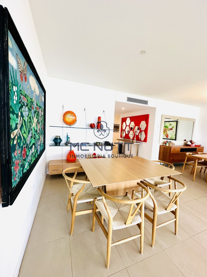 Apartamento Ref.417/ - Oportunidad en Venta y Alquiler temporal de maravilloso departamento esquinero en Torre Le Parc, Playa Brava, Punta del Este