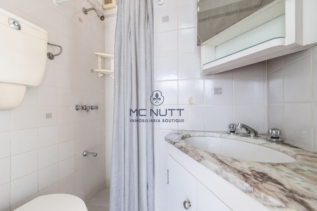 Apartamento Ref.524/ - Penthouse sobre Playa Mansa, 4 Dormitorios y Parrillero en Venta - Punta del Este