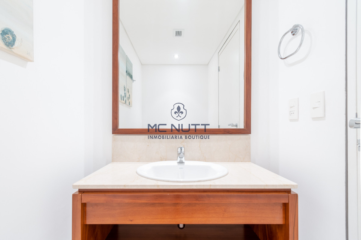 Apartamento Ref.531/ - Venta y alquiler de departamento con tres dormitorios mas dependencia de servicio en torre Le Parc playa Brava, Punta del Este