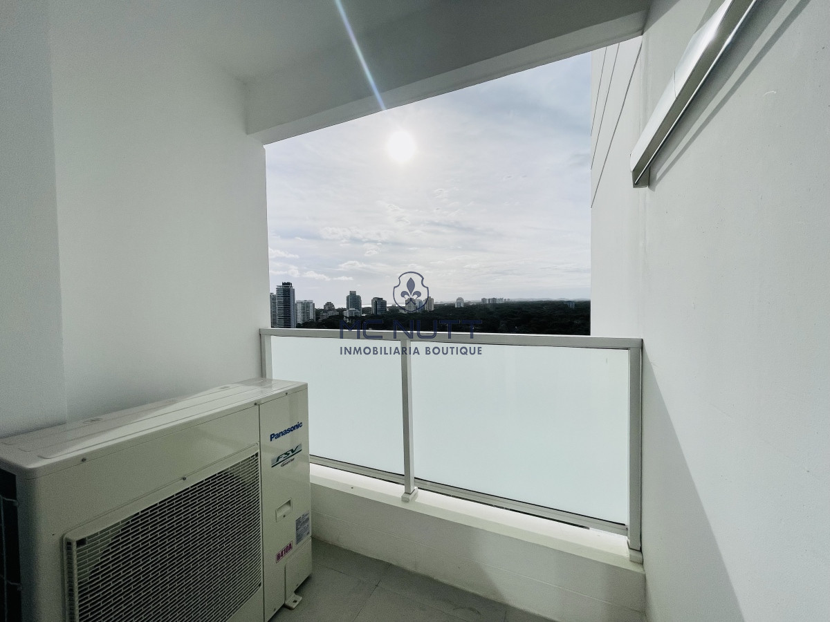 Apartamento Ref.503/ - Venta Espectacular Apartamento Frente al Mar, 3 Dormitorios, Le Parc Punta del Este