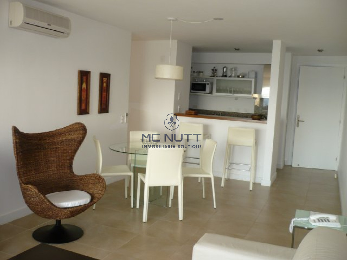 Apartamento Ref.565/ - Venta y alquiler temporario de apartamento de un dormitorio con parrillero en exclusivo complejo de Punta Ballena