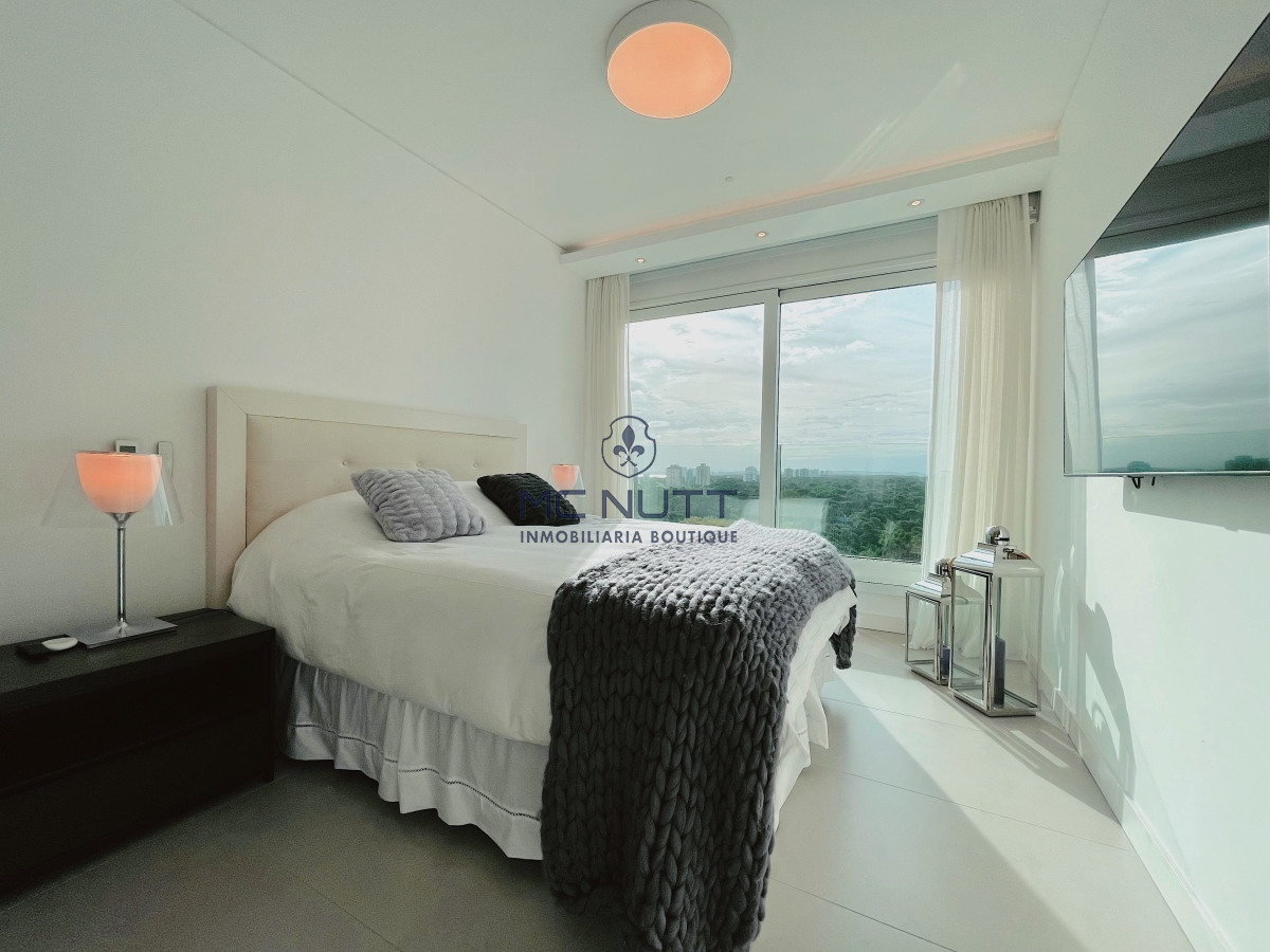 Apartamento Ref.503/ - Venta Espectacular Apartamento Frente al Mar, 3 Dormitorios, Le Parc Punta del Este