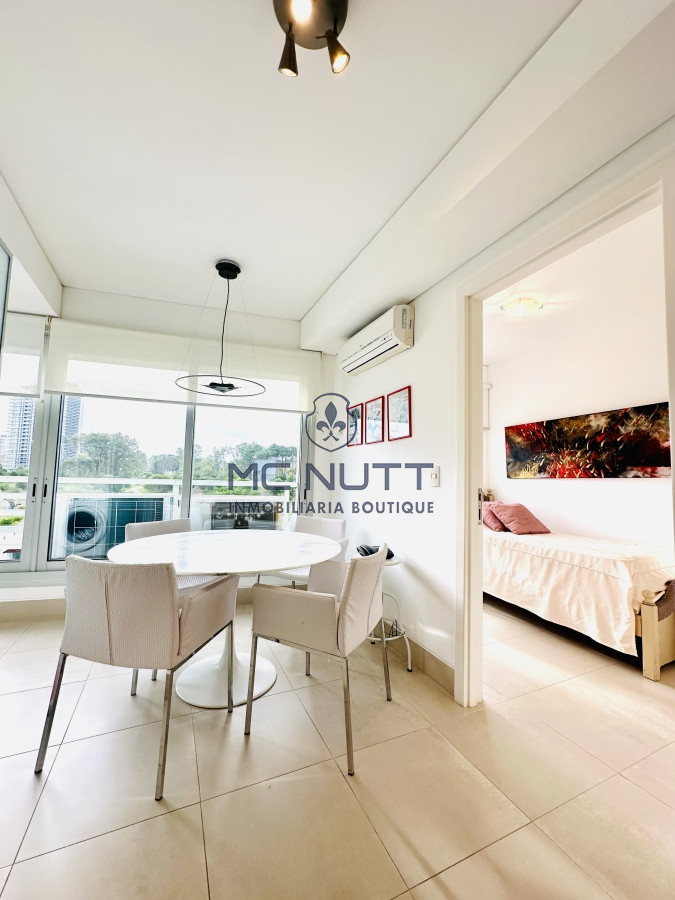 Apartamento Ref.417/ - Oportunidad en Venta y Alquiler temporal de maravilloso departamento esquinero en Torre Le Parc, Playa Brava, Punta del Este