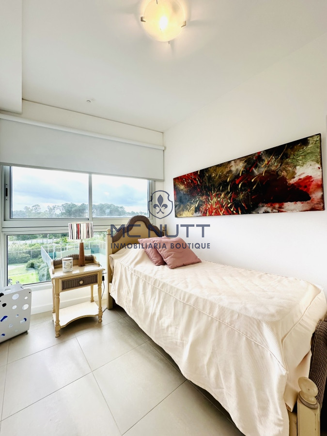 Apartamento Ref.417/ - Oportunidad en Venta y Alquiler temporal de maravilloso departamento esquinero en Torre Le Parc, Playa Brava, Punta del Este