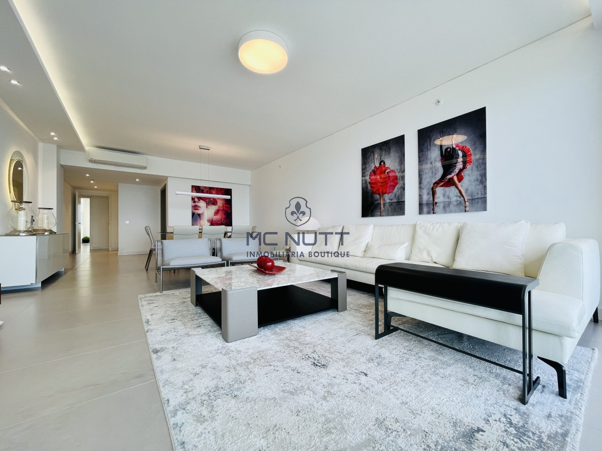 Apartamento Ref.503/ - Venta Espectacular Apartamento Frente al Mar, 3 Dormitorios, Le Parc Punta del Este