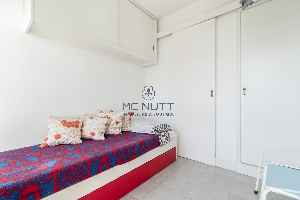 Apartamento Ref.524/ - Penthouse sobre Playa Mansa, 4 Dormitorios y Parrillero en Venta - Punta del Este