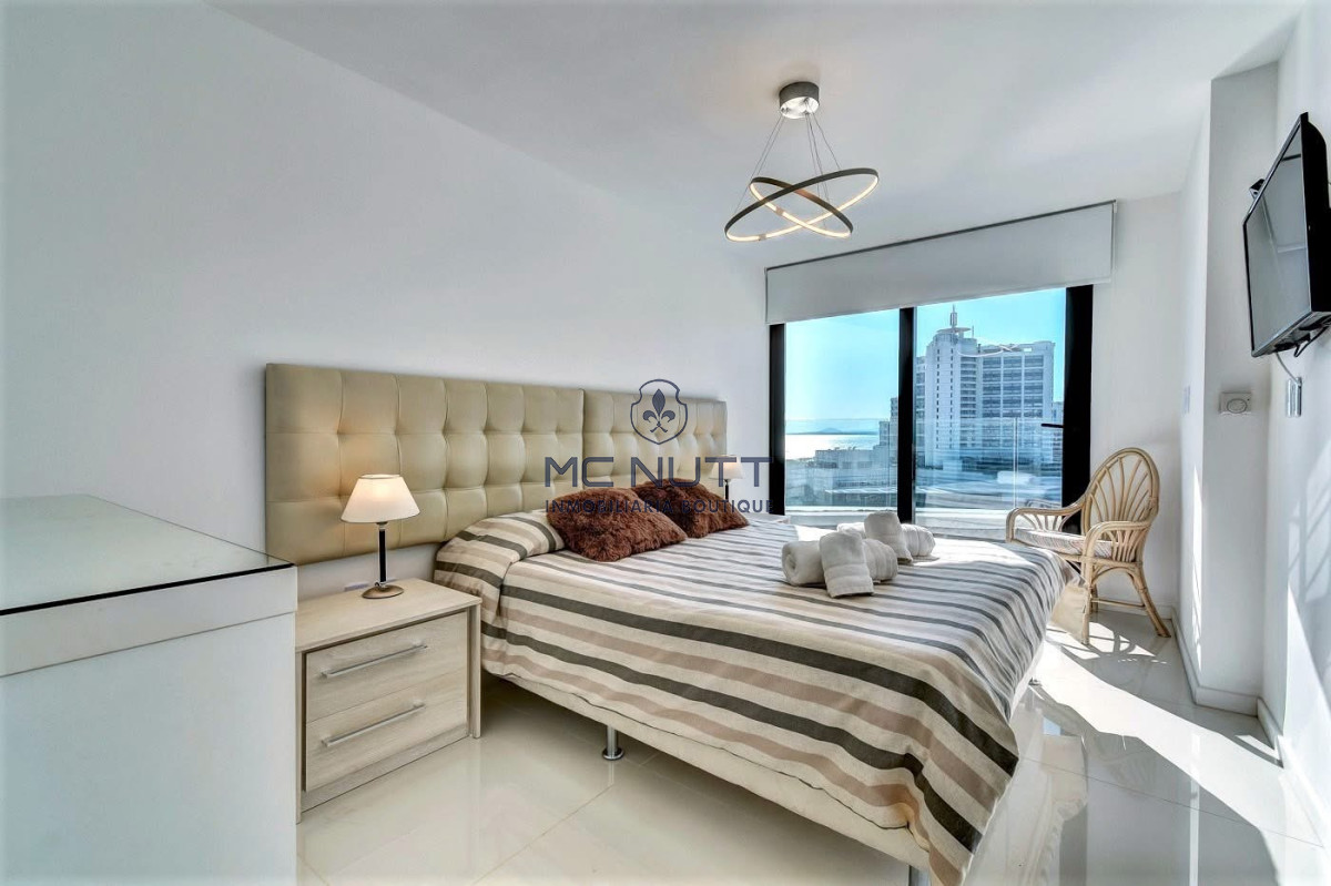 Apartamento Ref.617/ - Venta de apartamento de dos dormitorios con dos baños moderna Torre, Art Tower, Punta del Este
