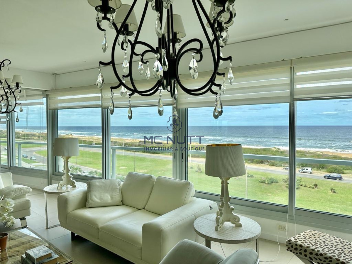 Apartamento Ref.417/ - Oportunidad en Venta y Alquiler temporal de maravilloso departamento esquinero en Torre Le Parc, Playa Brava, Punta del Este