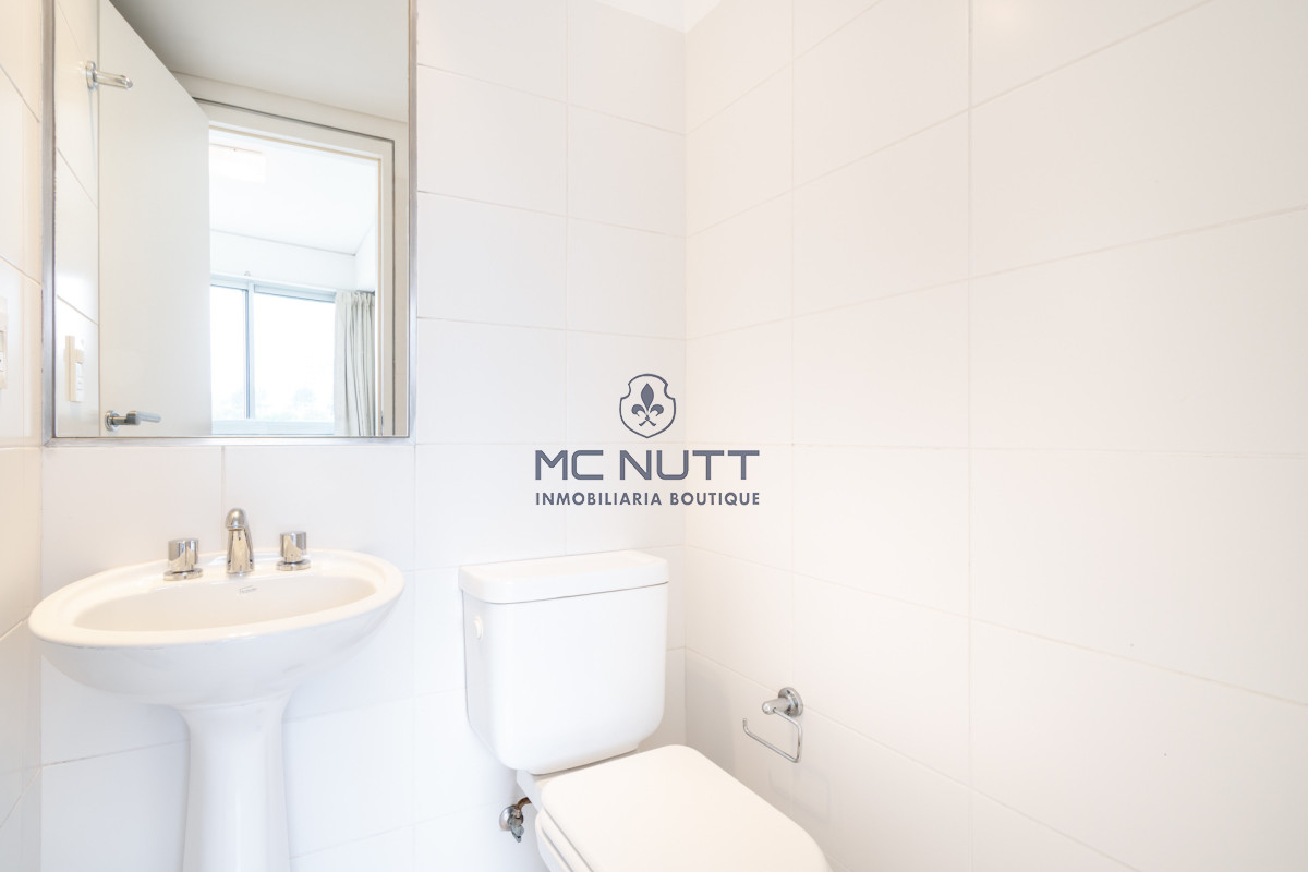 Apartamento Ref.531/ - Venta y alquiler de departamento con tres dormitorios mas dependencia de servicio en torre Le Parc playa Brava, Punta del Este