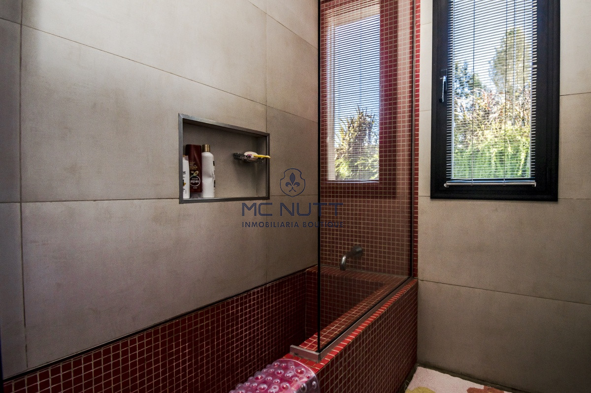 Casa ID.550/ - Excelente Casa Minimalista en Barrio Privado, La Arbolada - Punta del Este