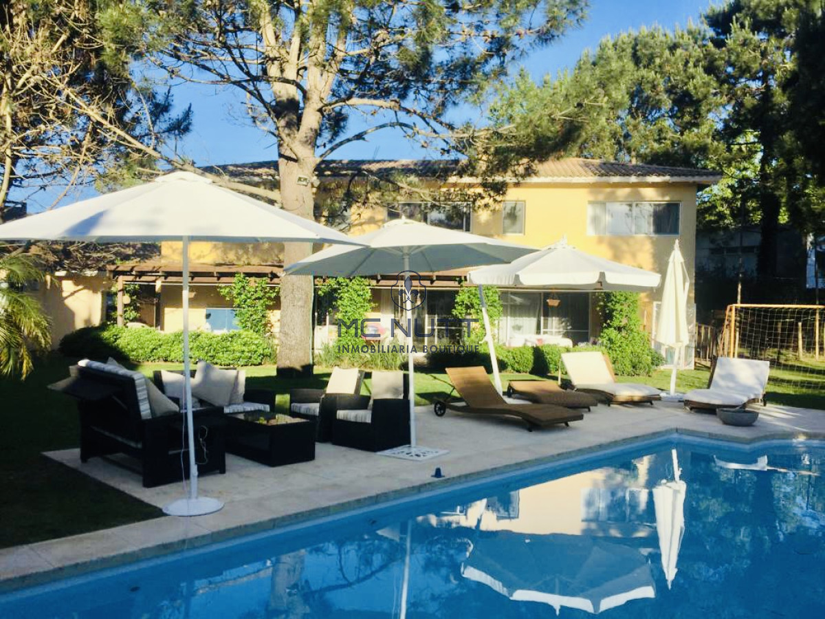 Casa ID.511/ - Excelente Casa de 5 Dormitorios en Barrio Privado La Arbolada, Punta del Este