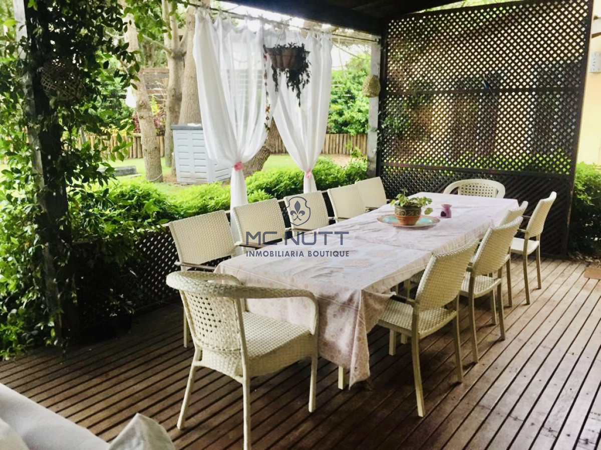 Casa ID.511/ - Excelente Casa de 5 Dormitorios en Barrio Privado La Arbolada, Punta del Este