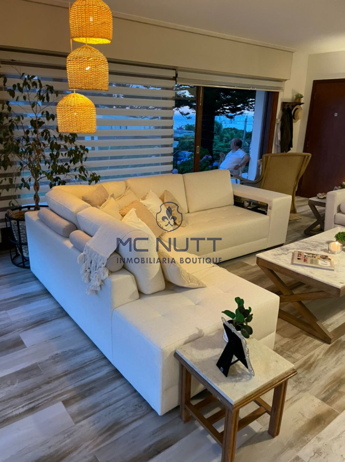 Casa ID.568/ - Excelente Casa de 4 Dormitorios y Piscina a una Cuadra del Mar 