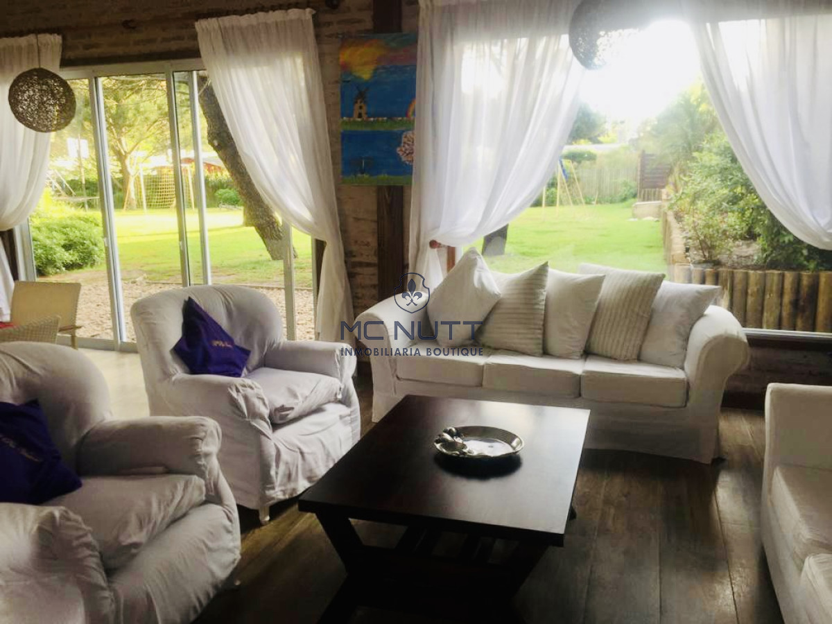 Casa ID.511/ - Excelente Casa de 5 Dormitorios en Barrio Privado La Arbolada, Punta del Este