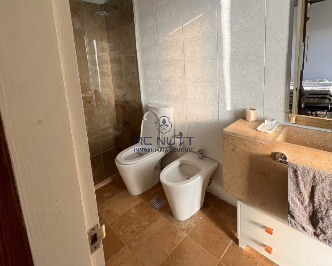 Casa ID.536/ - Venta y alquiler temporario de maravillosa casa a pasos del Mar con cinco dormitorios en suite, Punta Piedras, Manantiales