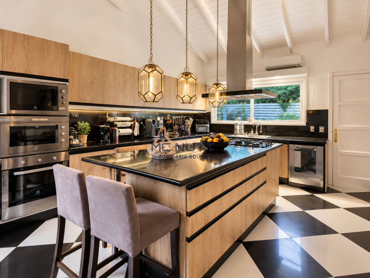 Casa ID.511/ - Excelente Casa de 5 Dormitorios en Barrio Privado La Arbolada, Punta del Este