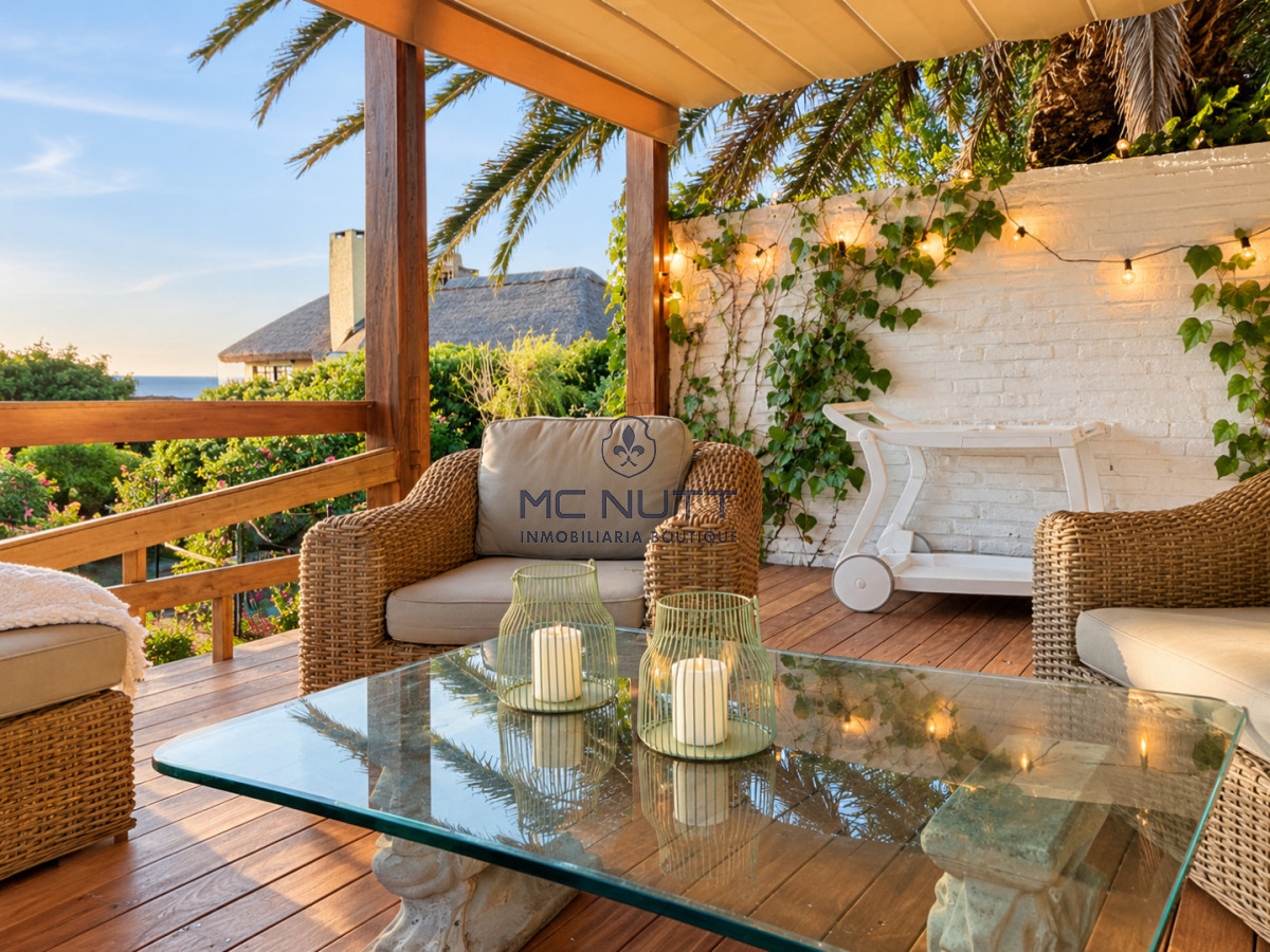 Casa ID.568/ - Excelente Casa de 4 Dormitorios y Piscina a una Cuadra del Mar