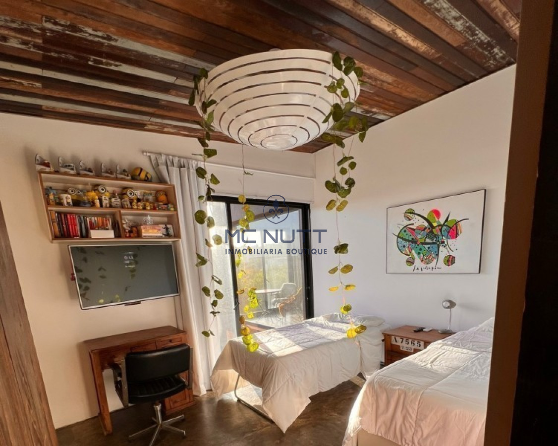 Casa ID.536/ - Venta y alquiler temporario de maravillosa casa a pasos del Mar con cinco dormitorios en suite, Punta Piedras, Manantiales