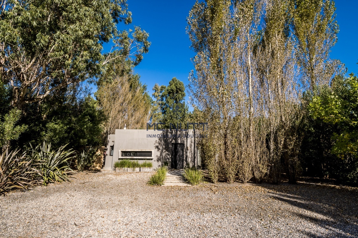 Casa ID.550/ - Excelente Casa Minimalista en Barrio Privado, La Arbolada - Punta del Este