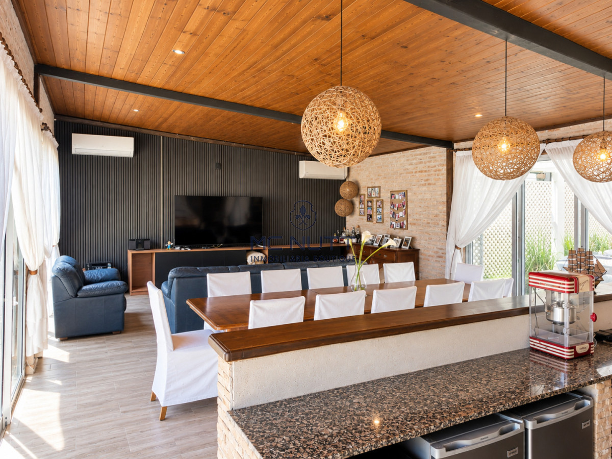 Casa ID.511/ - Excelente Casa de 5 Dormitorios en Barrio Privado La Arbolada, Punta del Este