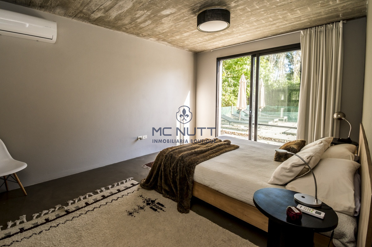 Casa ID.550/ - Excelente Casa Minimalista en Barrio Privado, La Arbolada - Punta del Este