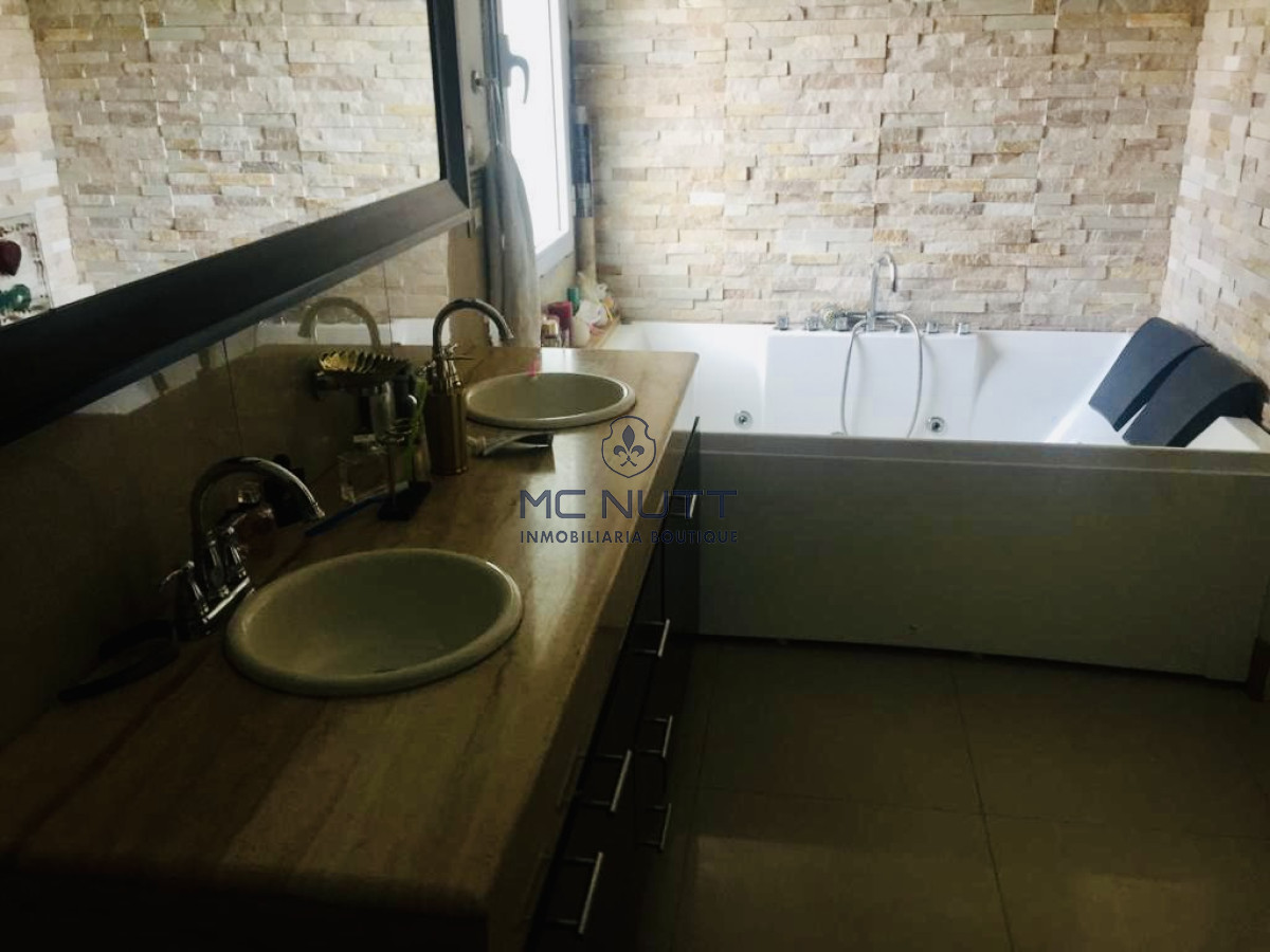 Casa ID.511/ - Excelente Casa de 5 Dormitorios en Barrio Privado La Arbolada, Punta del Este