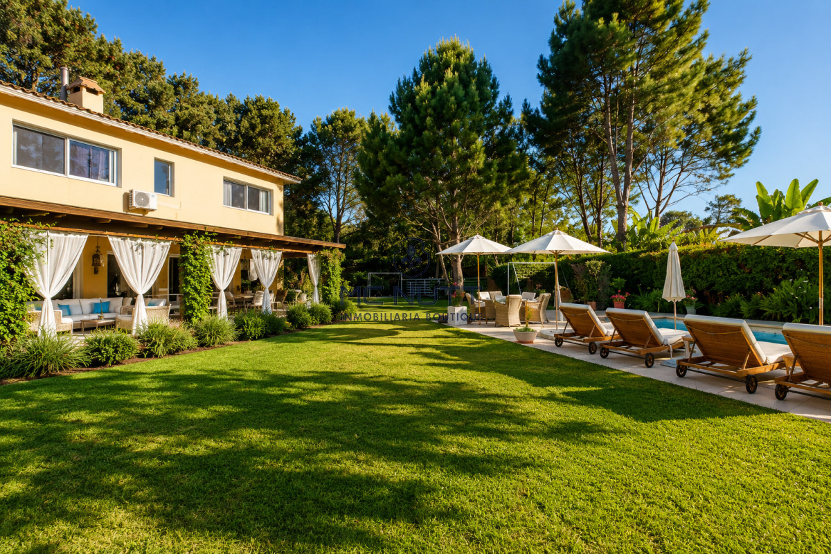Casa ID.511/ - Excelente Casa de 5 Dormitorios en Barrio Privado La Arbolada, Punta del Este