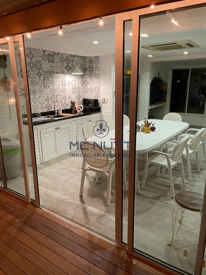 Casa ID.568/ - Excelente Casa de 4 Dormitorios y Piscina a una Cuadra del Mar 