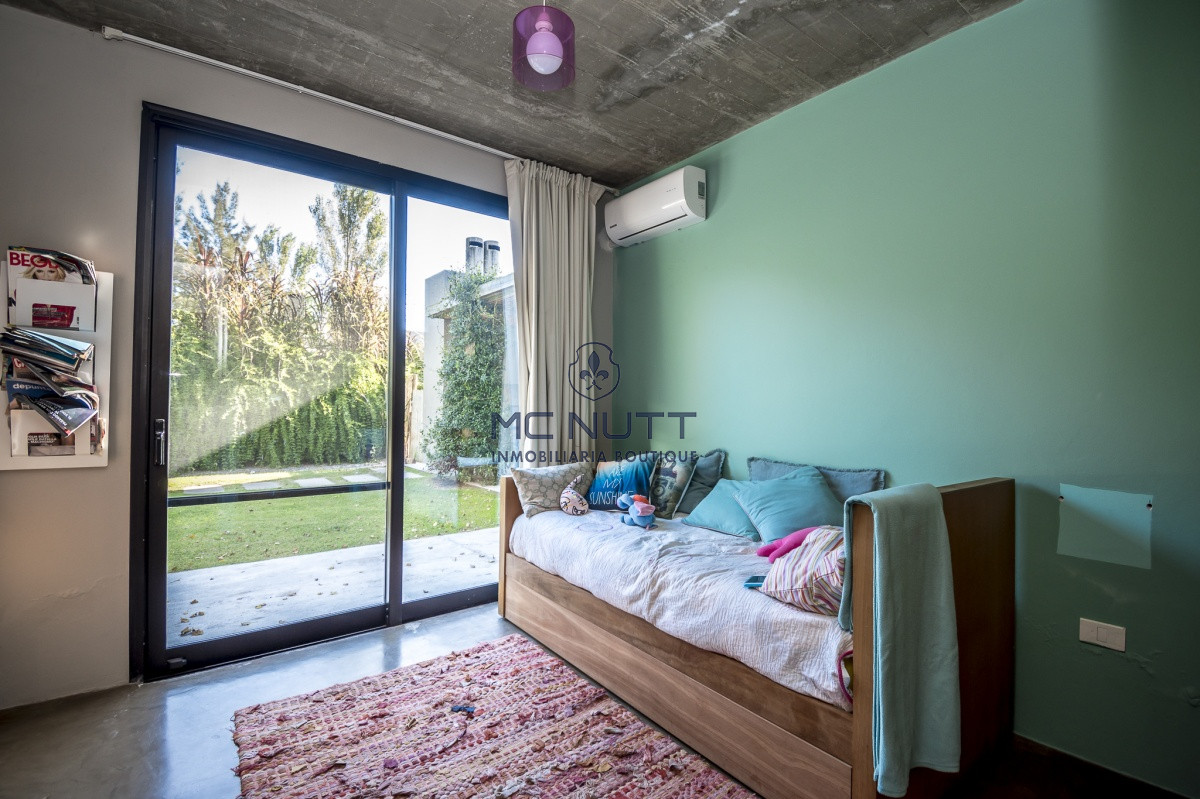 Casa ID.550/ - Excelente Casa Minimalista en Barrio Privado, La Arbolada - Punta del Este