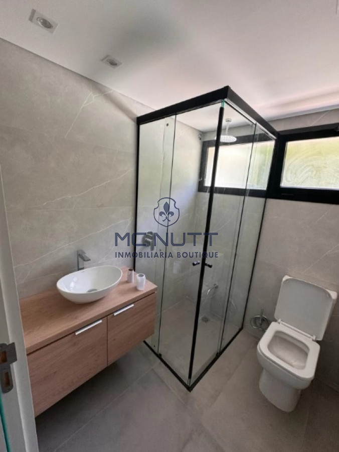 Casa ID.510/ - Casa Reciclada de 4 Dormitorios con Piscina en San Rafael, Venta y Alquiler Anual